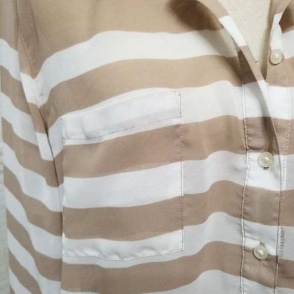 ✨ Old Navy Tan Striped Sheer Long sleeve Blouse - Picture 2 of 8